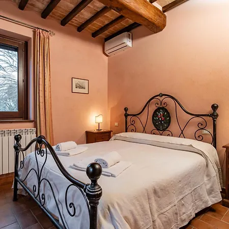 مزرعة للإقامة Il Borghetto تودي